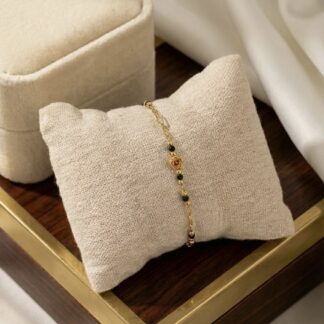 Bracelet mini rose et perles noires acier inoxydable