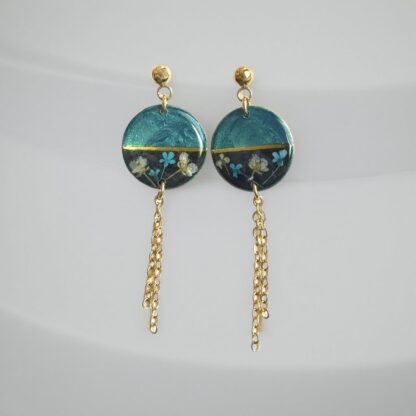 Boucles fleurs séchées bleues et chaîne