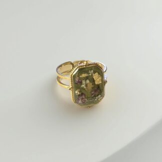 Bague verte rectangulaire fleurs séchées roses