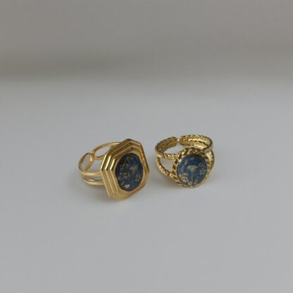 Bague bleue ajustable fleurs séchées et feuilles d'or – Image 3