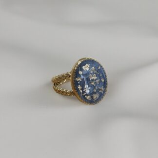 Bague bleue ajustable  et fleurs séchées blanches et or