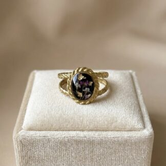 Bague rétro noire fleurs séchées roses et blanches