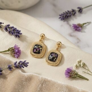 Boules rétro carrées noires fleurs séchées roses et blanches