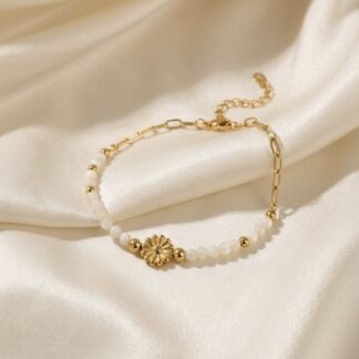 Bracelet petite fleur perles blanches et grosses mailles