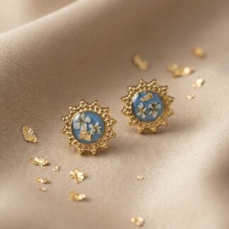 Boucles puces étoiles bleu turquoise et fleurs séchées blanches