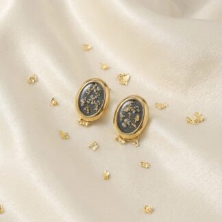 Boucles puces ovales bleues fleurs séchées blanches