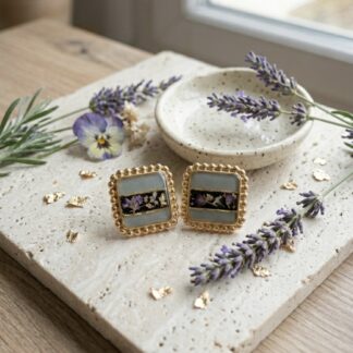 Boucles puces carrées vert kaki et noir fleurs séchées