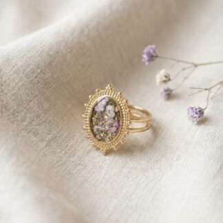 Bague rétro verte fleurs séchées blanches et roses/violettes