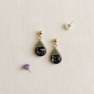 Boucles puces gouttes vertes et noires fleurs séchées
